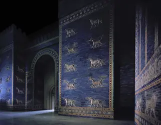Porte d'Ishtar (reconstitution) - crédits : Erich Lessing/ AKG-images