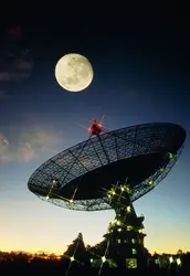 Radiotélescope de Parkes (Australie) - crédits : Science Photo Library/ AKG-images