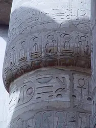 Colonne du temple d'Amon-Rê, Karnak - crédits : Renaud de Spens