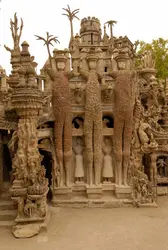 Palais du facteur Cheval, Hauterives (Drôme) - crédits : Emmanuel Georges/ Collection Palais Idéal