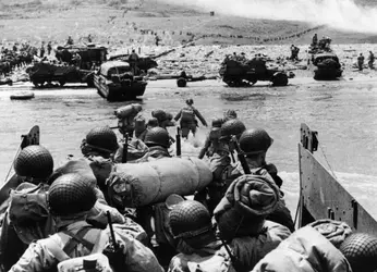 Omaha Beach, 7 juin 1944 - crédits : Wall/ MPI /Getty Images