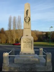 Monument aux morts, Fontaine-le-Comte (Vienne) - crédits : O. Hayes