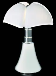 Lampe « Pipistrello » de Gae Aulenti - crédits : Shutterstock