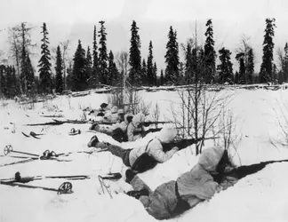 Patrouille finlandaise à skis - crédits : Keystone/ Hulton Archive/ Getty Images