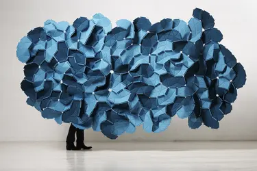 <it>Clouds</it>, cloison textile de R. et E. Bouroullec - crédits : P. Tahon and R & E Bouroullec