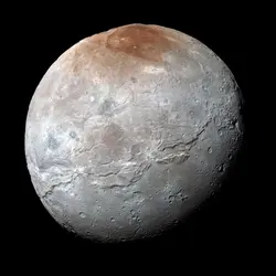 Charon, principal satellite de Pluton - crédits : nh-plutosurface/ NASA