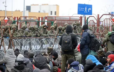 Afflux migratoire à la frontière Biélorussie-Pologne, 2021 - crédits : Leonid Shcheglov/ TASS/ Getty Images