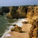 Falaises de l'Algarve - crédits : Hans Peter Merten/ Getty Images