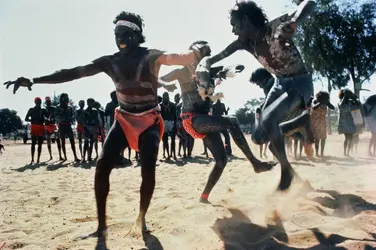 Danseurs aborigènes - crédits : Penny Tweedie/ The Image Bank/ Getty Images