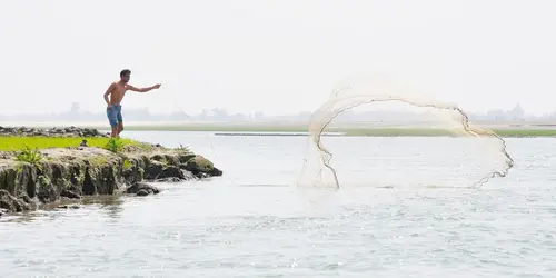 Pêcheur traditionnel au Bangladesh - crédits : David Méchin