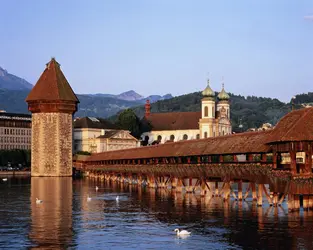 Kapellbrücke - crédits : Shaun Egan/ Stockbyte/ Getty Images