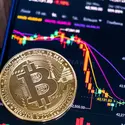 Vente et échange de cryptoactifs bitcoins - crédits : Andrey Gorgots/ Shutterstock.com