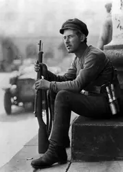 Jeune bolchevik, 1919 - crédits : P. Otsup/ Slava Katamidze Collection/ Hulton Archive/ Getty Images