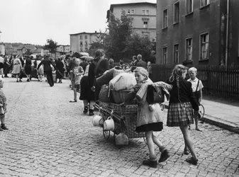 Réfugiés allemands, 1951 - crédits : Bert Hardy/ Picture Post/ Getty Images