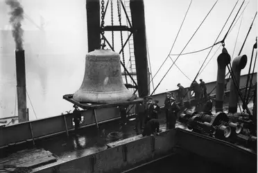 Cloche du Parlement d'Ottawa - crédits : Topical Press Agency/ Hulton Archive/ Getty Images