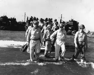 Débarquement aux Philippines, 1945 - crédits : Hulton Archive/ Getty Images