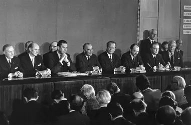 Sommet européen de Paris, 1972 - crédits : Reg Lancaster/ Hulton Archive/ Getty Images