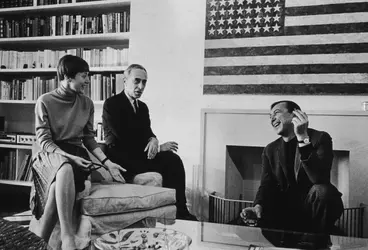 Jasper Johns et Leo Castelli - crédits : Sam Falk/ New York Times Co./ Archive Photos/ Getty Images