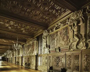 Château de Fontainebleau: galerie François I<sup>er</sup> - crédits : Erich Lessing/ AKG-images