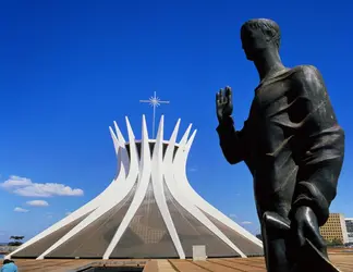 La cathédrale de Brasília - crédits : Ary Diesendruck/ The Image Bank/ Getty Images