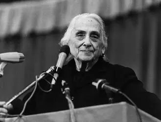 Dolores Ibarruri Gomez, dite La Pasionaria, 1974 - crédits : Keystone/ Hulton Archive/ Getty Images