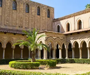 Cloître de la cathédrale de Monreale - crédits : letyg84/ Fotosearch LBRF/ Age Fotostock