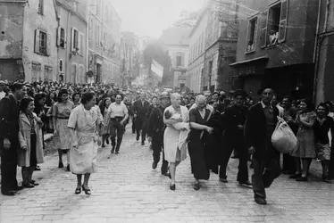 Les Collaborateurs, R. Capa - crédits : Robert Capa/ Hulton Archive/ Getty Images