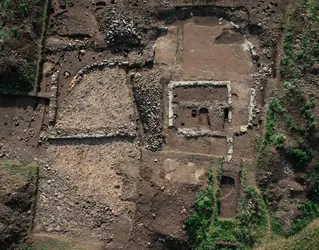 Théâtres gaulois et romain de Corent - crédits : M. Poux