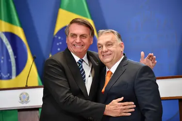 Jair Bolsonaro et Viktor Orbán - crédits : Marton Monus/ picture alliance/ Getty Images