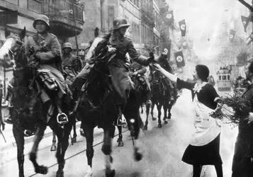 Remilitarisation de la Rhénanie - crédits : Hulton Archive/ Getty Images