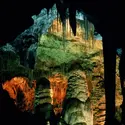 Stalactites et stalagmites - crédits : Chad Ehlers/ Getty Images