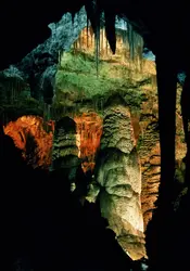 Stalactites et stalagmites - crédits : Chad Ehlers/ Getty Images