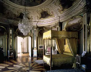 Chambre royale, palais de Queluz - crédits :  Bridgeman Images 