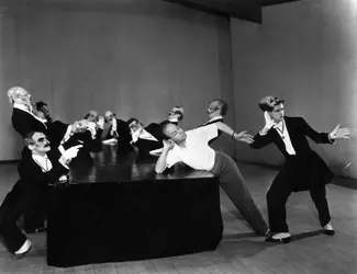 Les Ballets Jooss, La Table verte, 1935 - crédits : Sasha/ Hulton Archive/ Getty Images