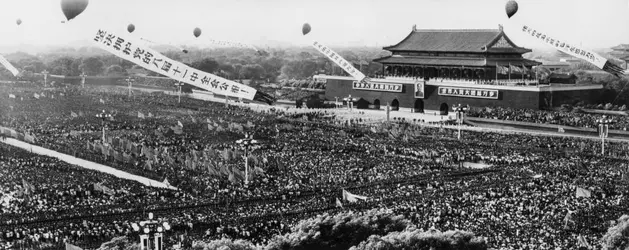 Rassemblement de gardes rouges à Pékin, 1966 - crédits : API/ Gamma-Rapho/ Getty Images
