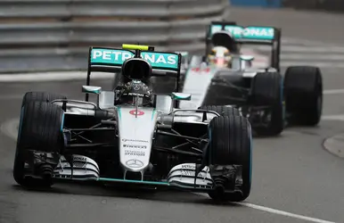 Nico Rosberg et Lewis Hamilton - crédits : Lars Baron/ Getty Images