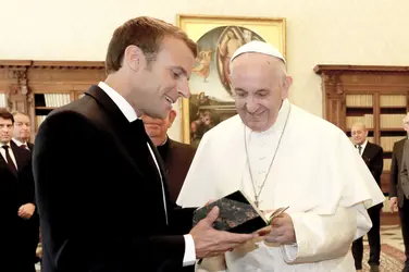 Le pape François et Emmanuel Macron, 2018 - crédits : Vatican Pool/ Corbis/ Getty Images