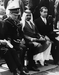 Cheikh Khalifa Bin Hamad Al-Thani, 1971 - crédits : Wesley/ Keystone/ Hulton Archive/ Getty Images
