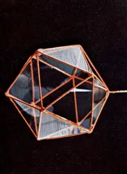 Surface d'aire minimale limitée par un icosaèdre - crédits : D.R.