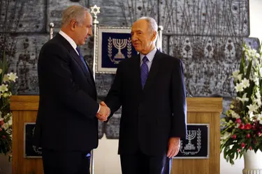 Benyamin Nétanyahou et Shimon Peres, 2009 - crédits : Lior Mizrahi/ Getty Images News/ AFP