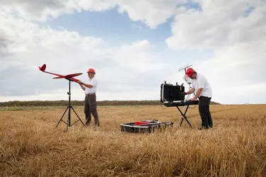 Drone à voilure fixe pour applications civiles - crédits : Redbird