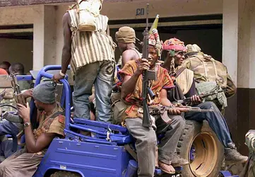 Rébellion sierra-léonaise à Freetown, janvier 1999 - crédits : Jean-Philippe Ksiazek/ AFP