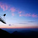 Antenne satellite de communication - crédits : Thaiview/ Shutterstock