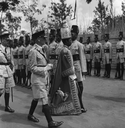 Mutesa II, roi du Buganda, 1951 - crédits : Thurston Hopkins/ Hulton Royals Collection/ Getty Images