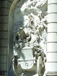 Monument érigé en hommage à Émile Levassor - crédits : M. Flonneau