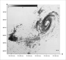 Galaxies Messier 81 et NGC 3077 - crédits : Encyclopædia Universalis France