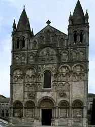Cathédrale Saint-Pierre, Angoulême - crédits : Peter Willi/  Bridgeman Images 