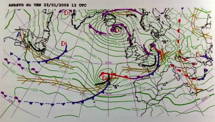 Analyse synoptique d’une famille de dépressions - crédits : J.-P. Chalon/ Météo-France