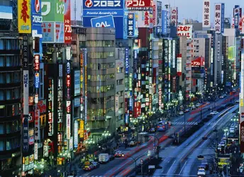 Quartier de Shinjuku - crédits : Chad Ehlers/ The Image Bank/ Getty Images