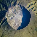 Le Tambora - crédits : William L. Stefanov/ NASA-JSC